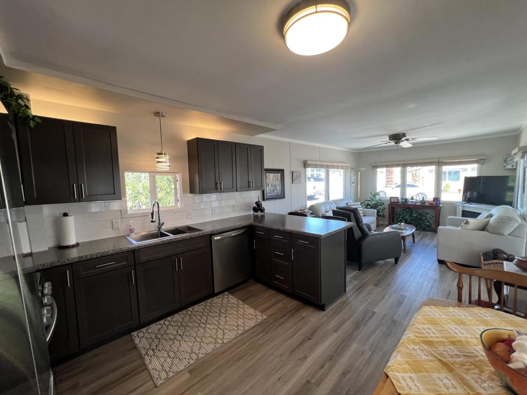 Desert Crest CC - Manufactured In Park