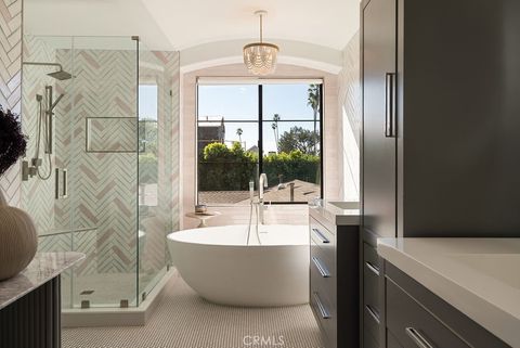 736 14th Huntington Beach CA 92648