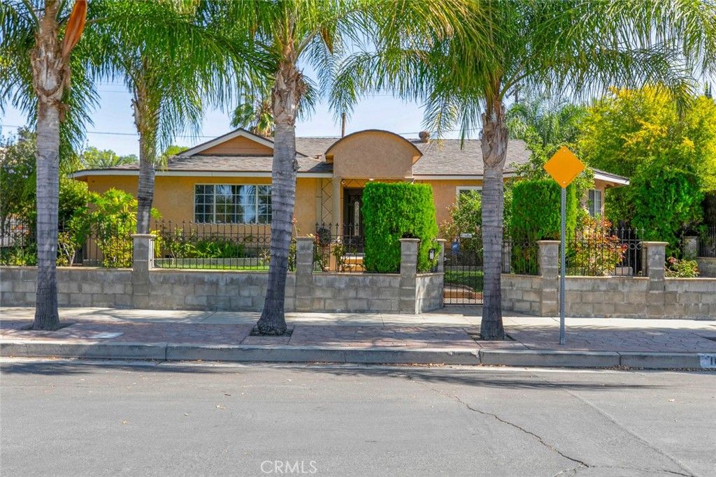 Photo of 10752 Gerald Avenue, Granada Hills, CA 91344 (MLS # GD25243229)