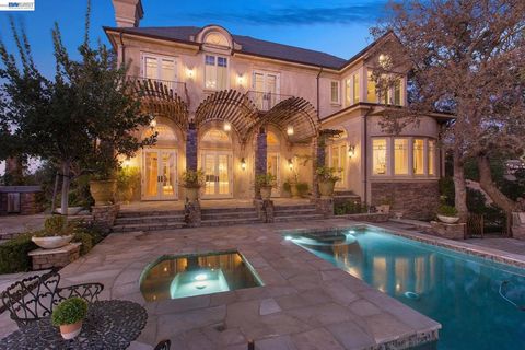 Photo of 247 Michelle Lane, Alamo, CA 94507 (MLS # 41128262)