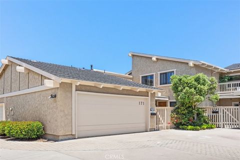 Photo of 171 Avenida Adobe, San Clemente, CA 92672 (MLS # OC25275651)