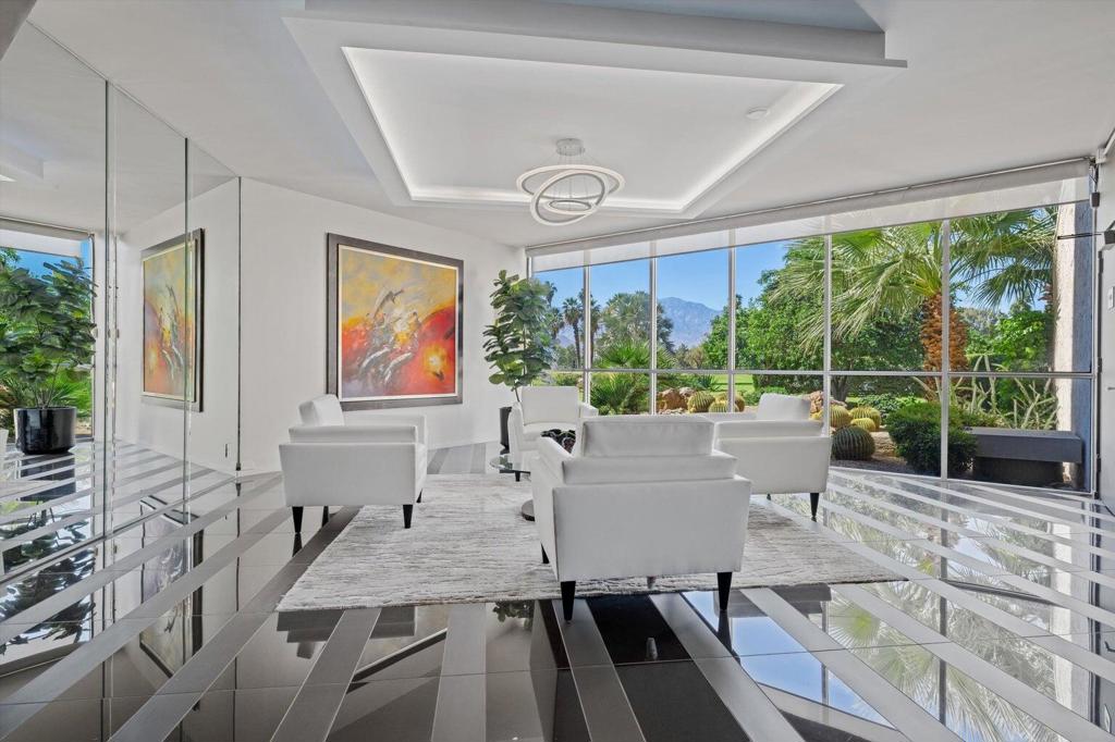 899 Island Drive 304