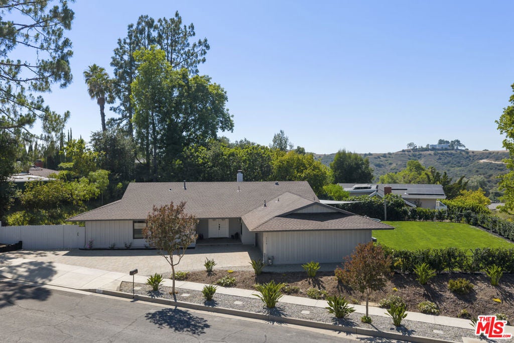 3159 Voltaire Drive