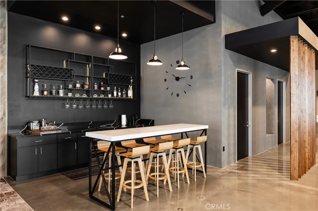 Irvine, California 91618, United States, ,Commercial,Active,233033