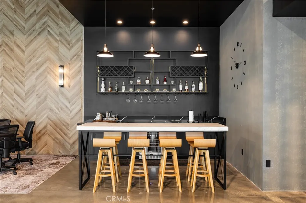 Irvine, California 91618, United States, ,Commercial,Active,233033