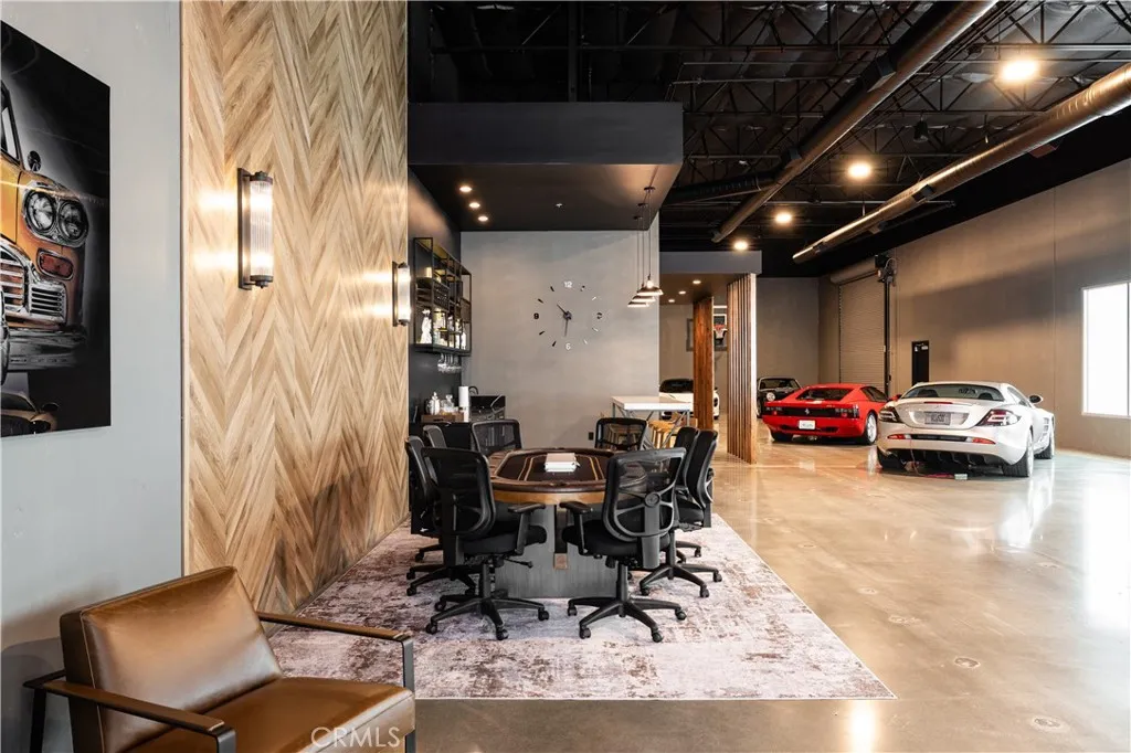 Irvine, California 91618, United States, ,Commercial,Active,233033