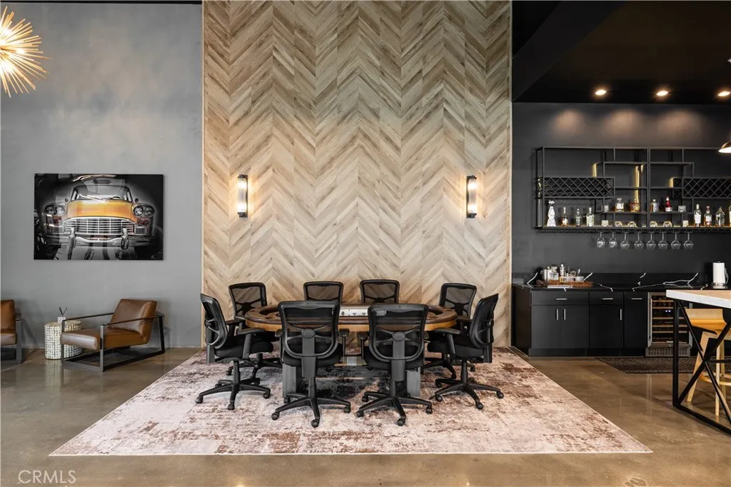 Irvine, California 91618, United States, ,Commercial,Active,233033