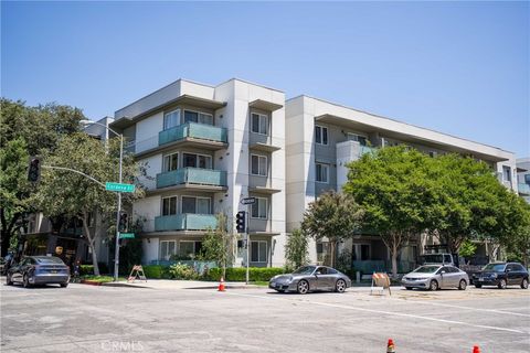 Photo of 160 S Hudson Avenue #303, Pasadena, CA 91101 (MLS # AR25269207)