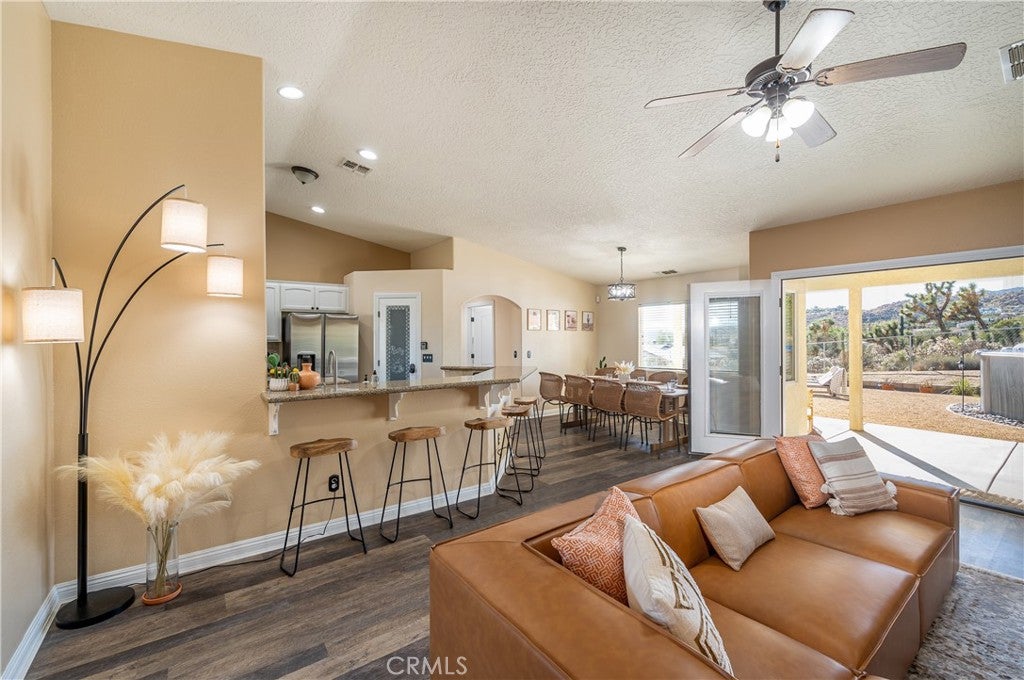 6366 Murrieta