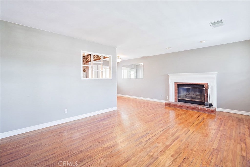 7032 Encino