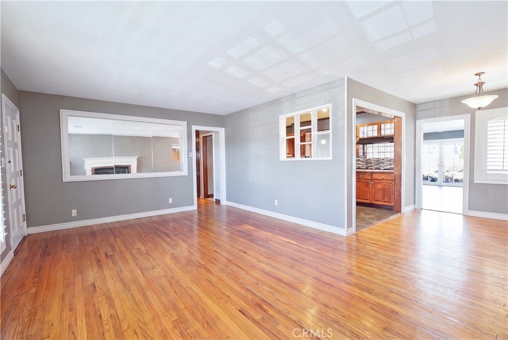 7032 Encino