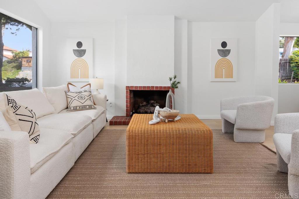 1549 Avenida de las Adelsas