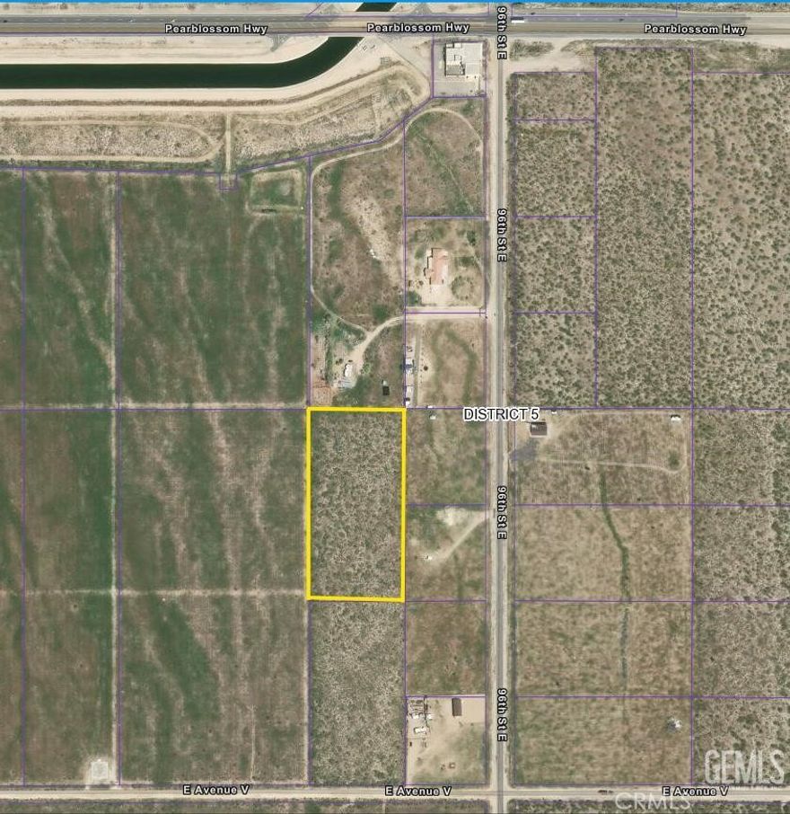 4.992 Acre residential Lot. Very close to paved roads! Utilities are close as well. Take advantage of this great opportunity!!!!