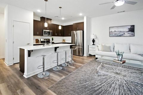 Photo of 332 Seedling Way, Fallbrook, CA 92028 (MLS # PTP2506302)