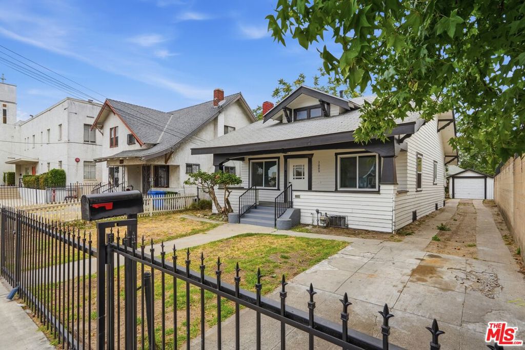 1009 E 43rd Street, Los Angeles CA 90011