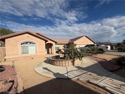 Photo of 17071 Tokata Road, Apple Valley, CA 92307 (MLS # SR26214140)