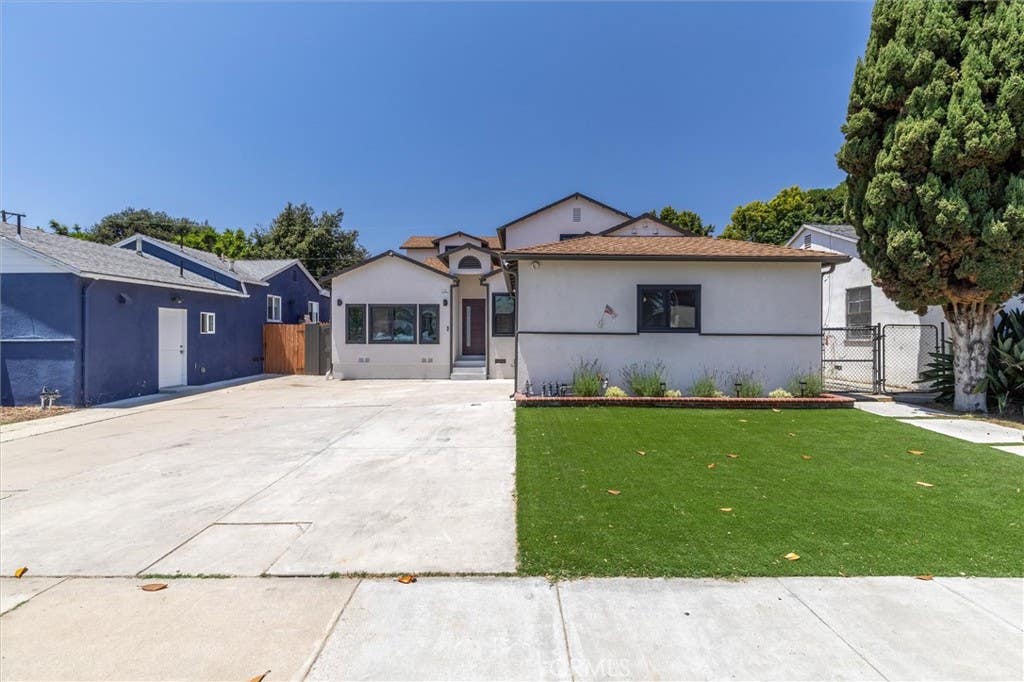 Photo of 11613 Mcdonald ST, Culver City, CA 90230 (MLS # OC26112994)
