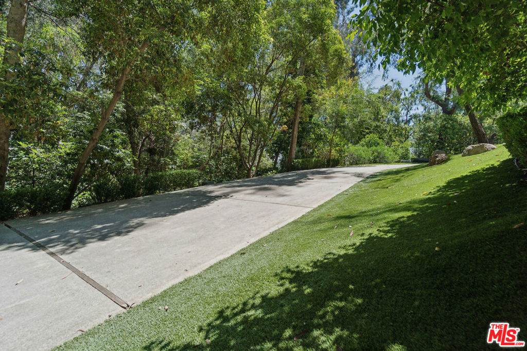 7728 Woodrow Wilson Drive