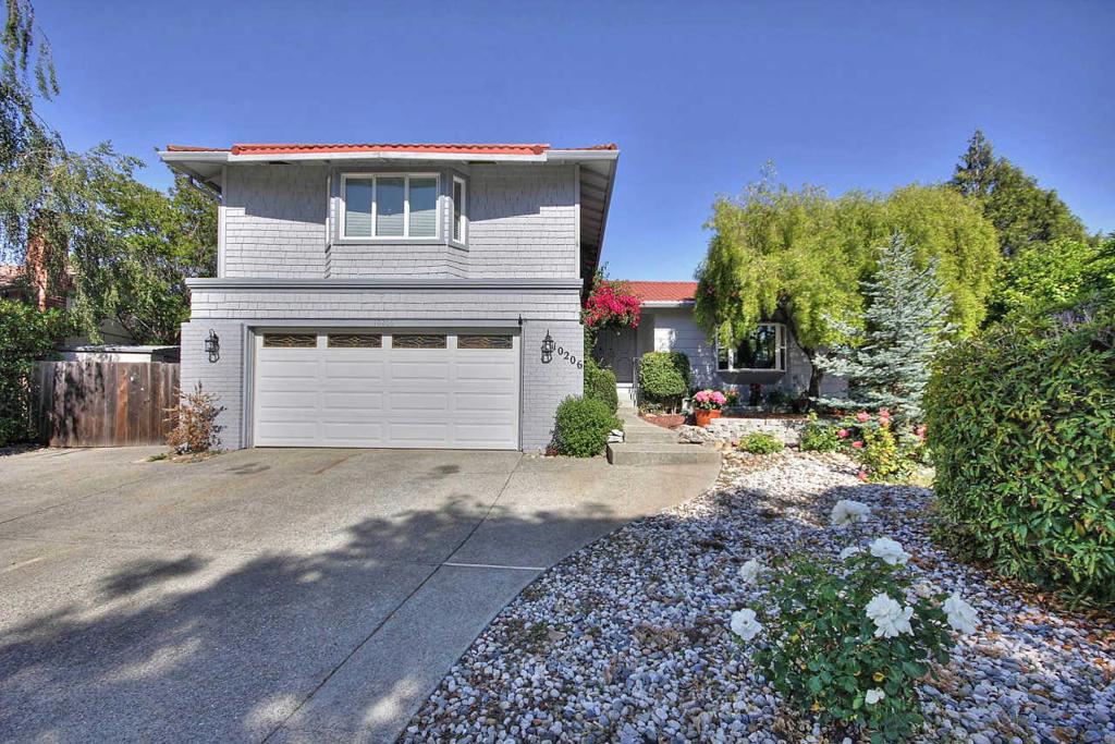 Cupertino High, Larson Middle, Eaton elem. API 906,979,969. Well maintained & remodeled 5 bed 3 bath, 2714 sq ft tri-level home. 10,000 sq ft lot. Resort-like beautiful backyard & landscaping, formal dining/family room. Double pane windows/doors, bay windows, gas fireplace, wet bar, hardwood floors under most carpets. Spacious cul-de-sac lot in excellent neighborhood. Convenient location; walk to shopping, AMC theaters,park and all schools. Minutes from new Apple Campus, new Cupertino city center & freeway.