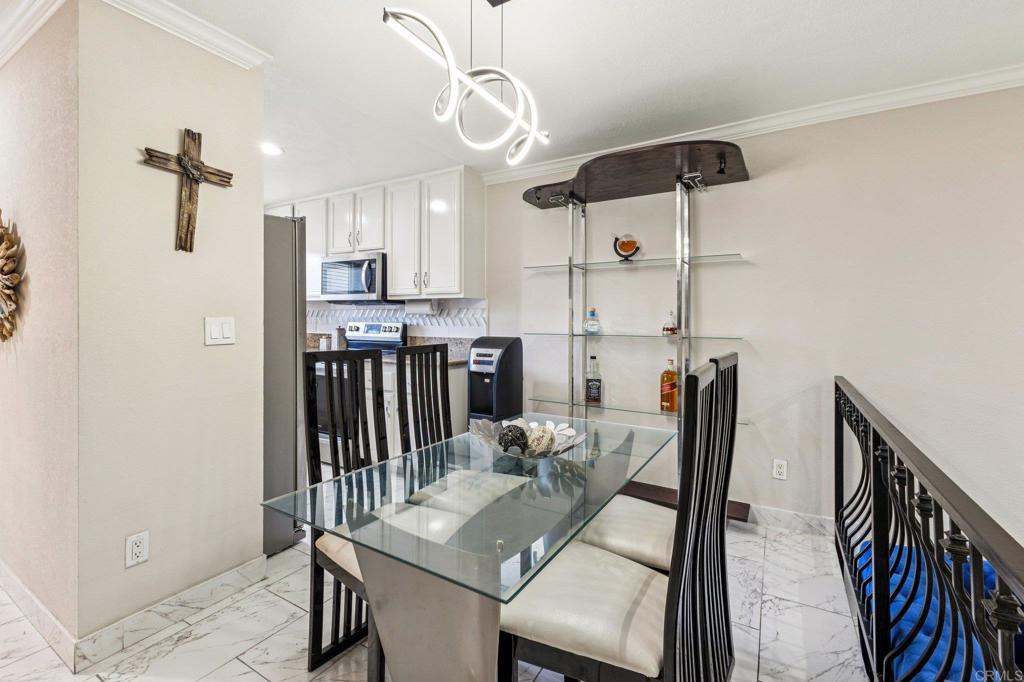 792 N Mollison Avenue 9