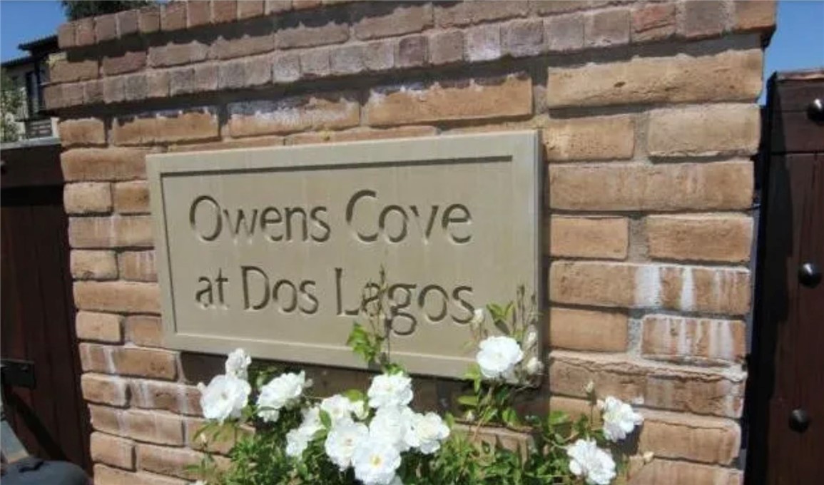 Welcome to Owens Cove at Dos Lagos! This stylish 3-bedroom, 2.5-bath townhome-style condo offers 1,775 sq. ft. of comfortable living in a prime Corona location. The open floor plan features vaulted ceilings, ebony hardwood floors, recessed lighting, and abundant natural light. The upgraded kitchen boasts a center island, stainless steel appliances, custom tile backsplash, tile flooring, and generous cabinet space. A formal dining area flows seamlessly into the living room, with direct access to a private covered balcony.
Upstairs, the spacious primary suite includes a walk-in closet and an updated bath with dual sinks and modern tile finishes. Additional highlights include a laundry room, raised panel doors, custom paint, a new water heater, and an attached 2-car garage.
Owens Cove at Dos Lagos is a gated community offering a resort-style pool & spa, clubhouse, outdoor patios, and walking trails. Conveniently located within walking distance of The Promenade Shops, Dos Lagos Golf Course, dining, shopping, and with easy freeway access.
Don’t miss this opportunity to own a move-in ready home in one of Corona’s most sought-after communities!
