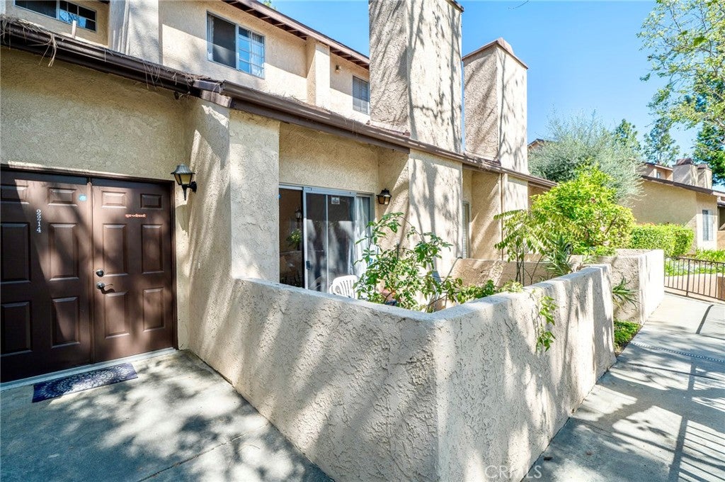 2214 Calle Jalapa