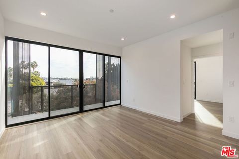 Photo of 829 Larrabee Street #302, West Hollywood, CA 90069 (MLS # 26832635)