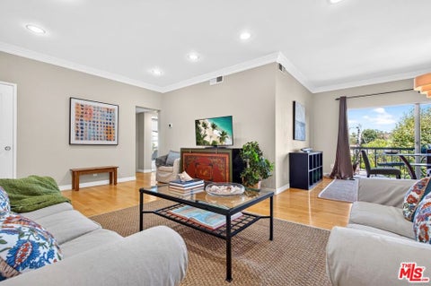 Photo of 612 S Barrington Avenue #417, Los Angeles, CA 90049 (MLS # 26871847)