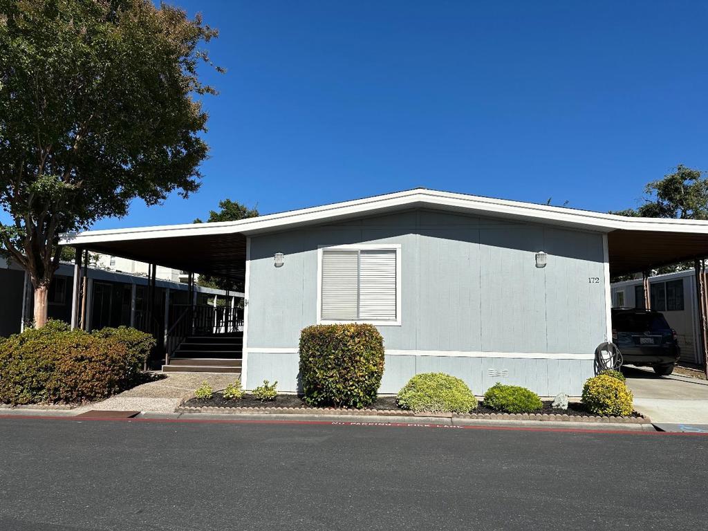 Coming soon...approx on the market 6/12/24. Quadruple wide, over 2000 sq ft. 3 bedrooms 2 bathroom. Good condition home, priced to sell. Affordable price range. Updated with new air conditioner, (2019) new furnace (2019), new water heater (2023). split floor plan, great location, across from clubhouse. On ILT.