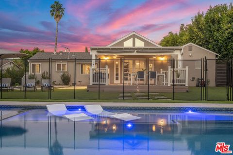 Photo of 5659 Corbin Avenue, Tarzana, CA 91356 (MLS # 26670221)