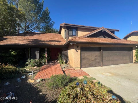 Photo of 576 Pinecliff Place, Simi Valley, CA 93065 (MLS # 226004554)