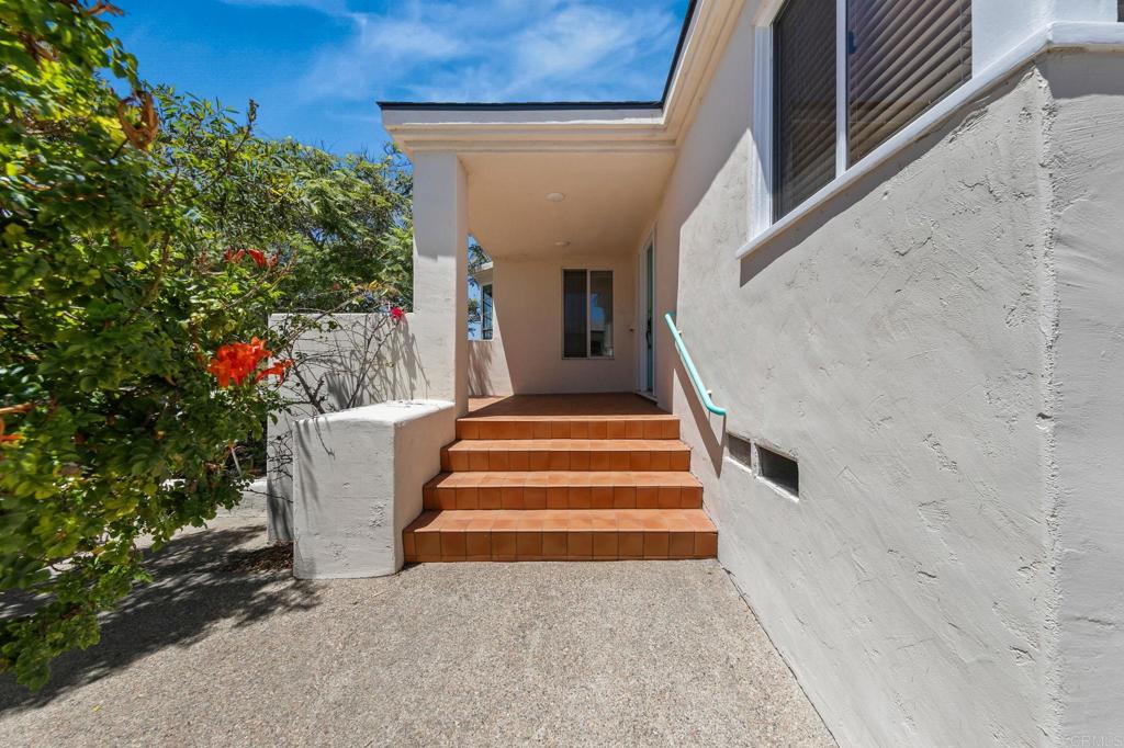 2853 Dove Street