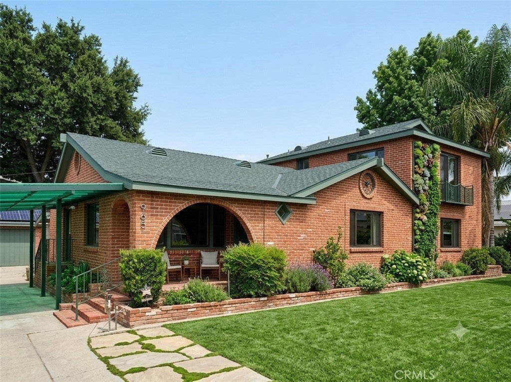 965 Hazel Avenue