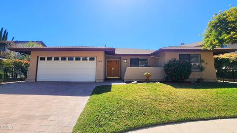 Photo of 3104 Kingridge Way, Glendale, CA 91206 (MLS # P1-26157)