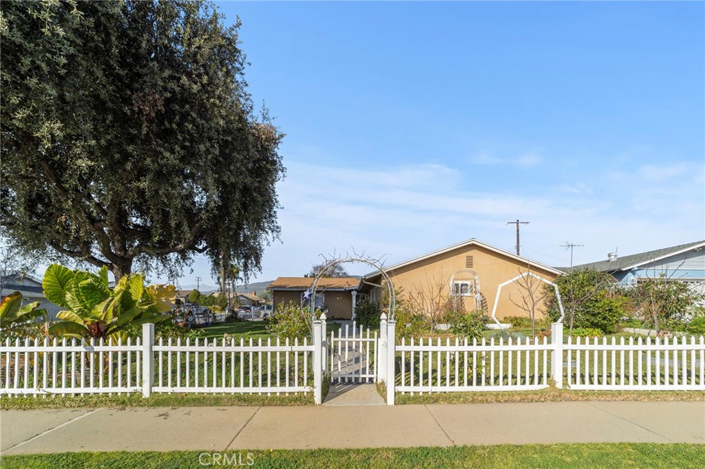 606 N Pershore Avenue