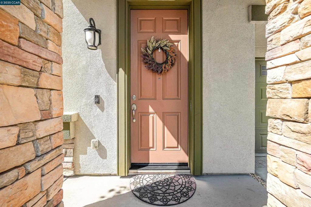 80 Greystone Pl