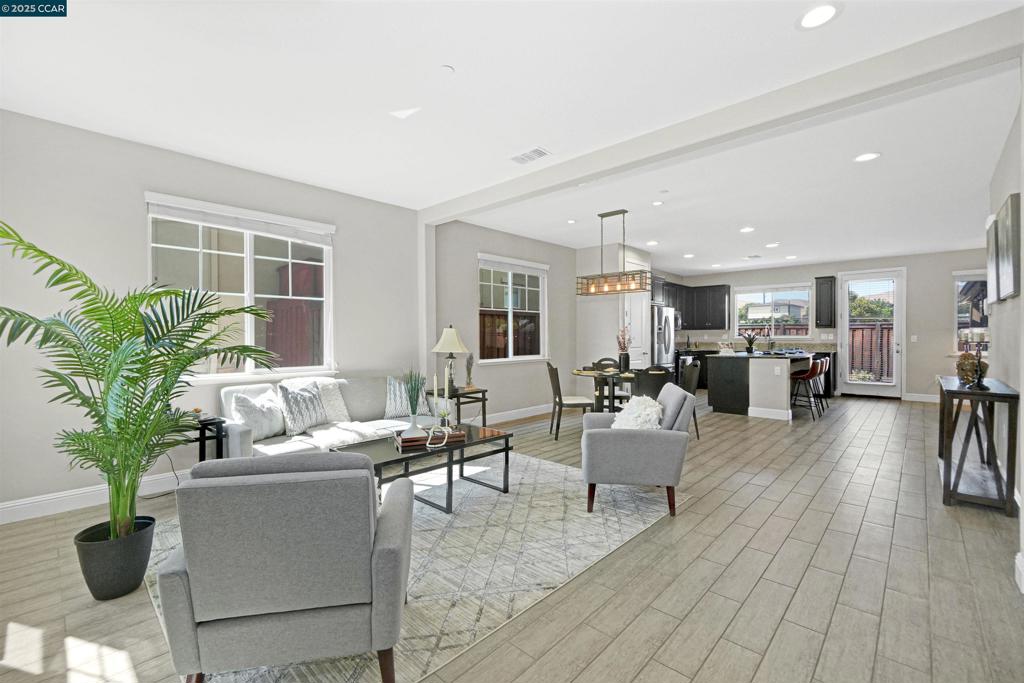 80 Greystone Pl