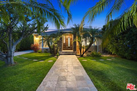 Photo of 5539 Buffalo Avenue, Sherman Oaks, CA 91401 (MLS # 26835301)