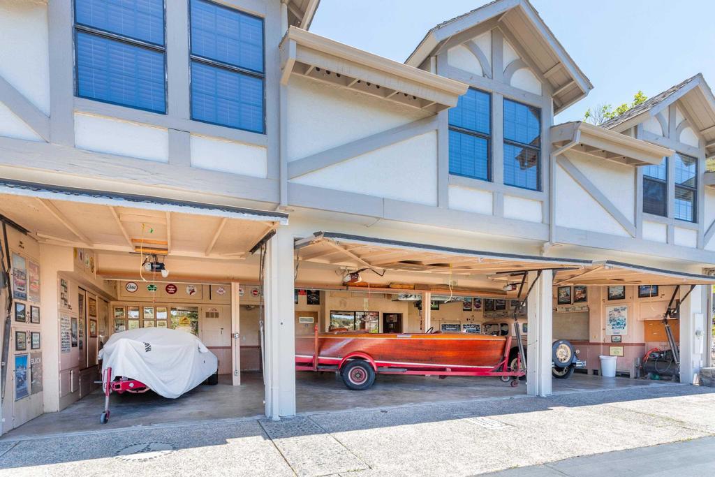 3020 RED MOUNTAIN HEIGHTS