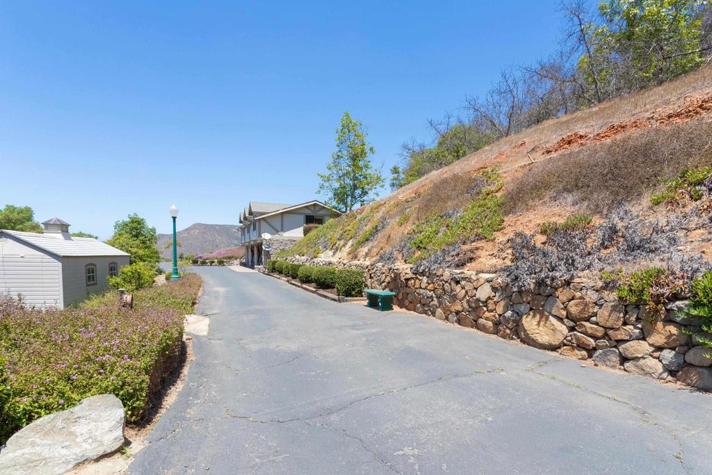 3020 RED MOUNTAIN HEIGHTS