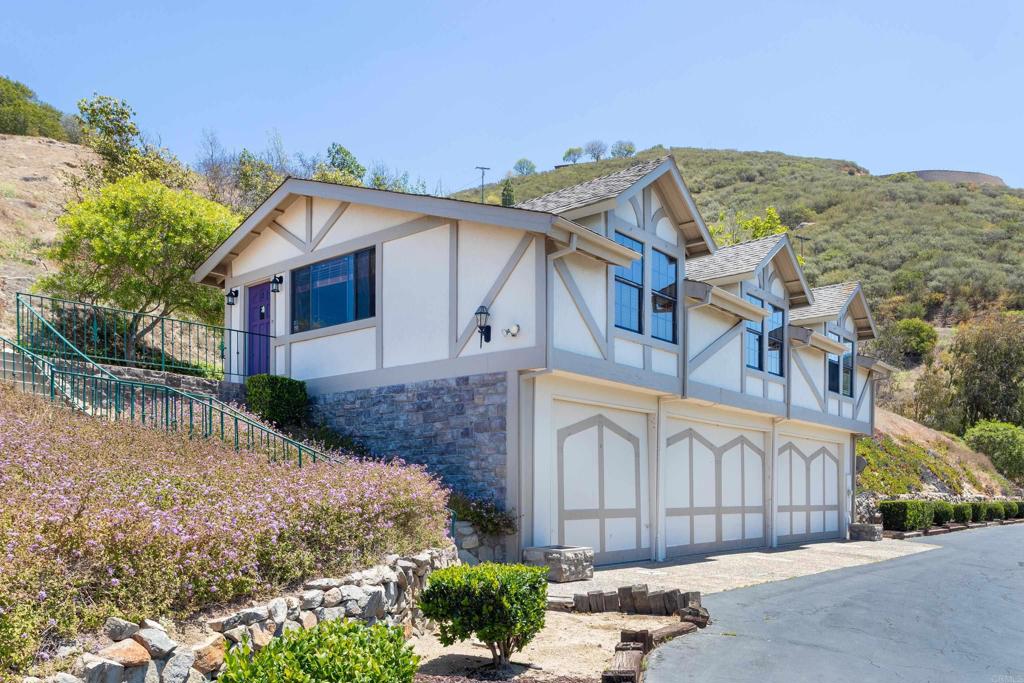 3020 RED MOUNTAIN HEIGHTS