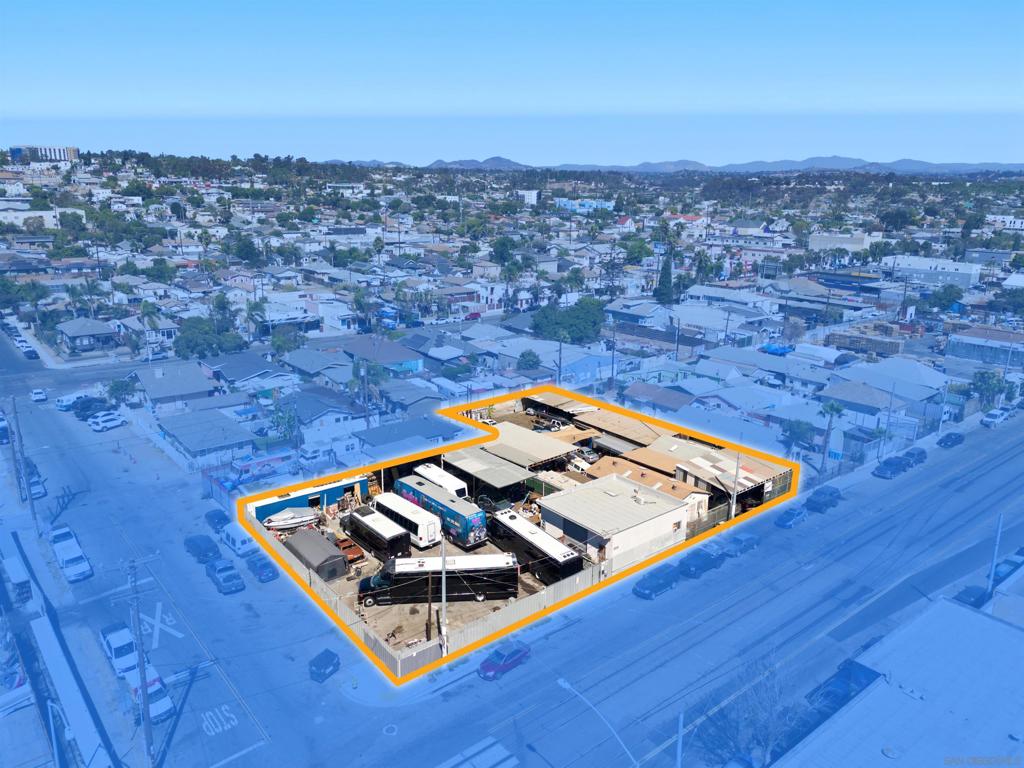 2908 Commercial Street