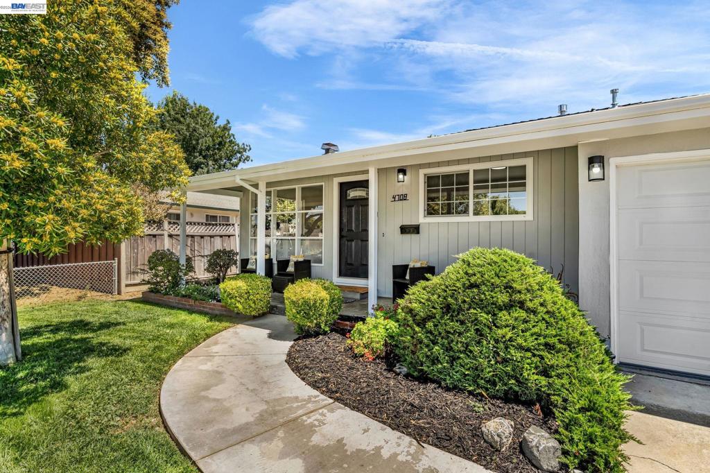 4708 Portola Dr