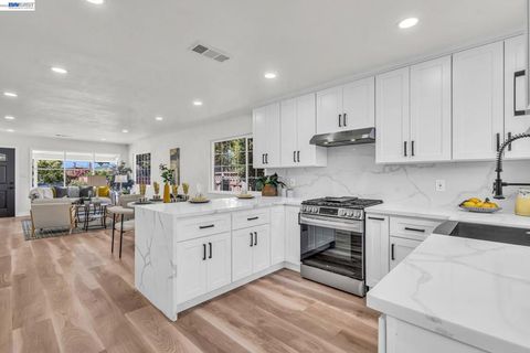 Photo of 4708 Portola Dr Dr, Fremont, CA 94536 (MLS # 41127382)