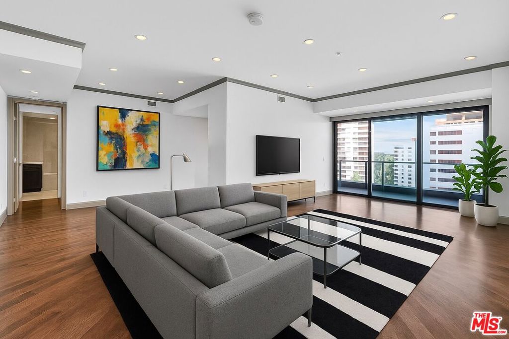 10490 Wilshire Boulevard 1005