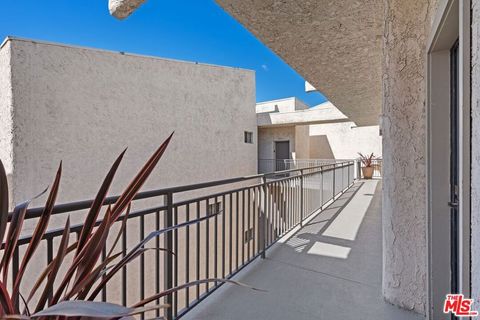 Tiny photo for 1440 VETERAN Avenue #546, Los Angeles, CA 90024 (MLS # 25607257)