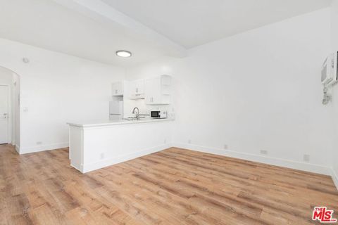 Tiny photo for 1440 VETERAN Avenue #546, Los Angeles, CA 90024 (MLS # 25607257)