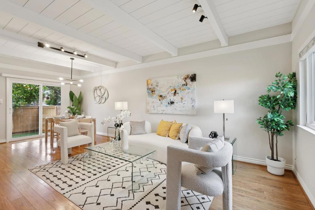 532 Tyrella Avenue 12