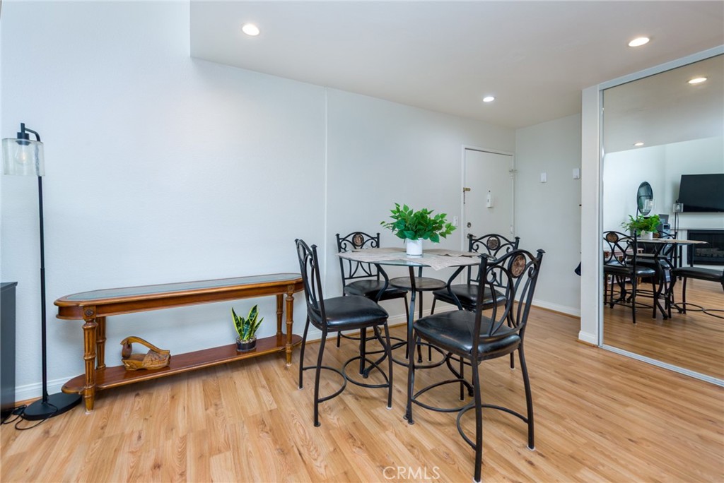 5535 Canoga Avenue 207