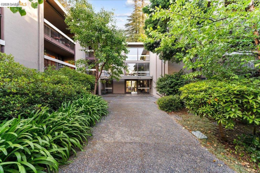 323 Monte Vista Ave 210